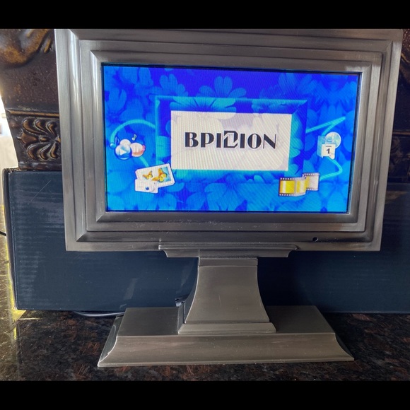 Digital photo frame - Picture 1 of 9